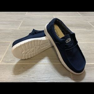 BRAND NEW Hey Dudes Navy Blue - Size US Y6-L7
